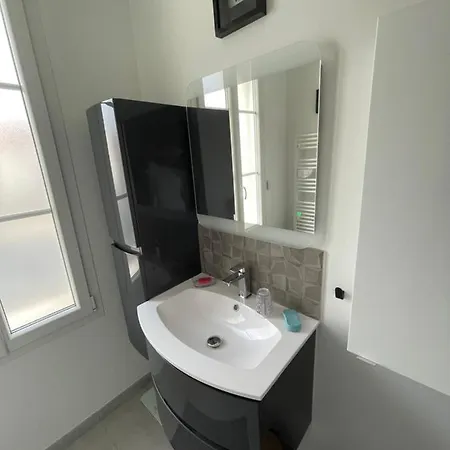Holiday home Maison Chaleureuse Avec Terrasse Privative Proche De La Gare Et Du Centre-ville *