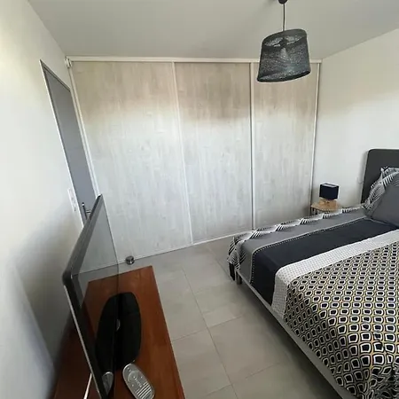 Maison Chaleureuse Avec Terrasse Privative Proche De La Gare Et Du Centre-ville Dom wakacyjny Rochefort (Charente-Maritime)