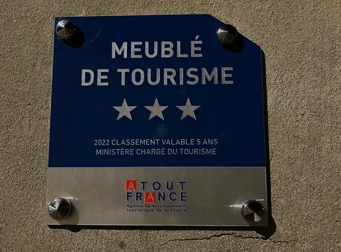 Maison Chaleureuse Avec Terrasse Privative Proche De La Gare Et Du Centre-ville * Rochefort (Charente-Maritime)