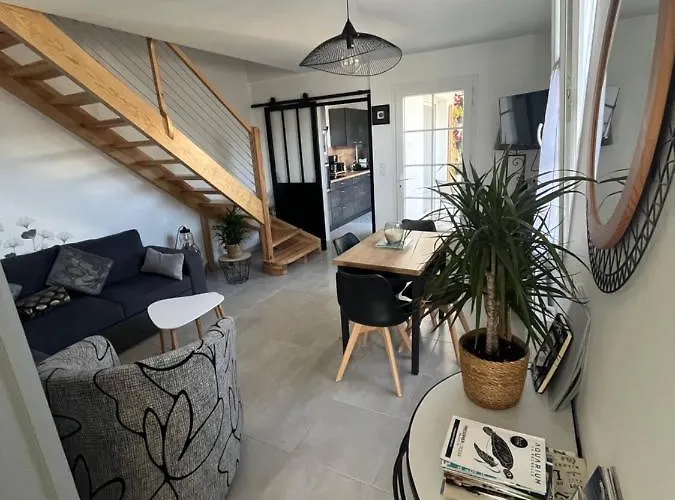 Сasa de vacaciones Maison Chaleureuse Avec Terrasse Privative Proche De La Gare Et Du Centre-ville *