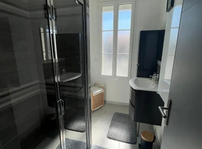 Maison Chaleureuse Avec Terrasse Privative Proche De La Gare Et Du Centre-ville Сasa de vacaciones *